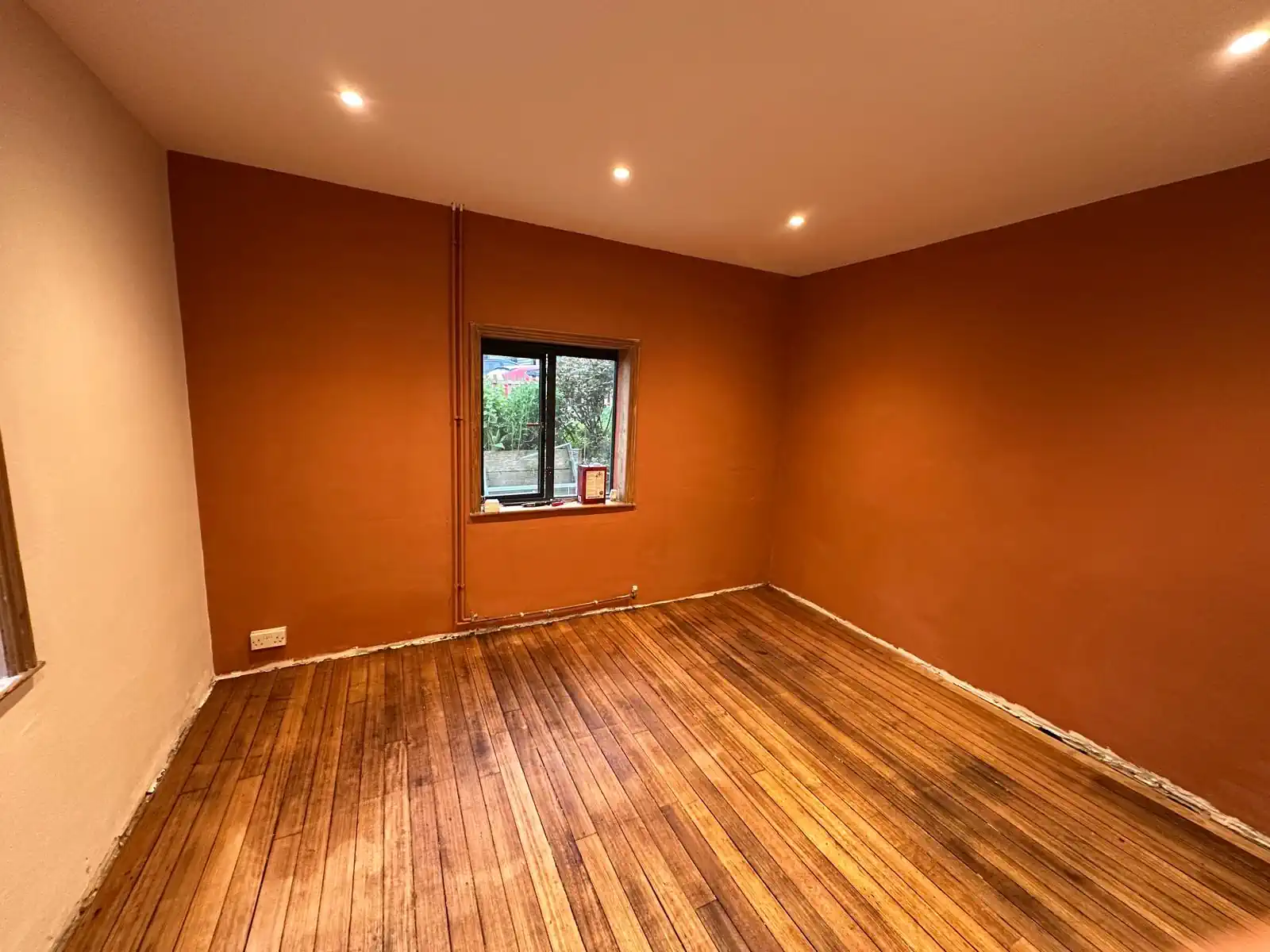 Lime plaster finish